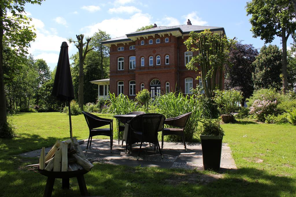 Haus Im Park Apartment Wesselburen Exterior photo