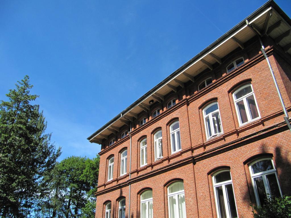 Haus Im Park Apartment Wesselburen Exterior photo