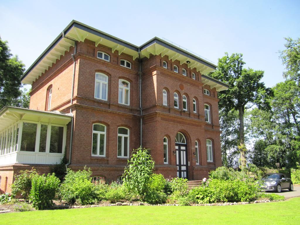 Haus Im Park Apartment Wesselburen Exterior photo