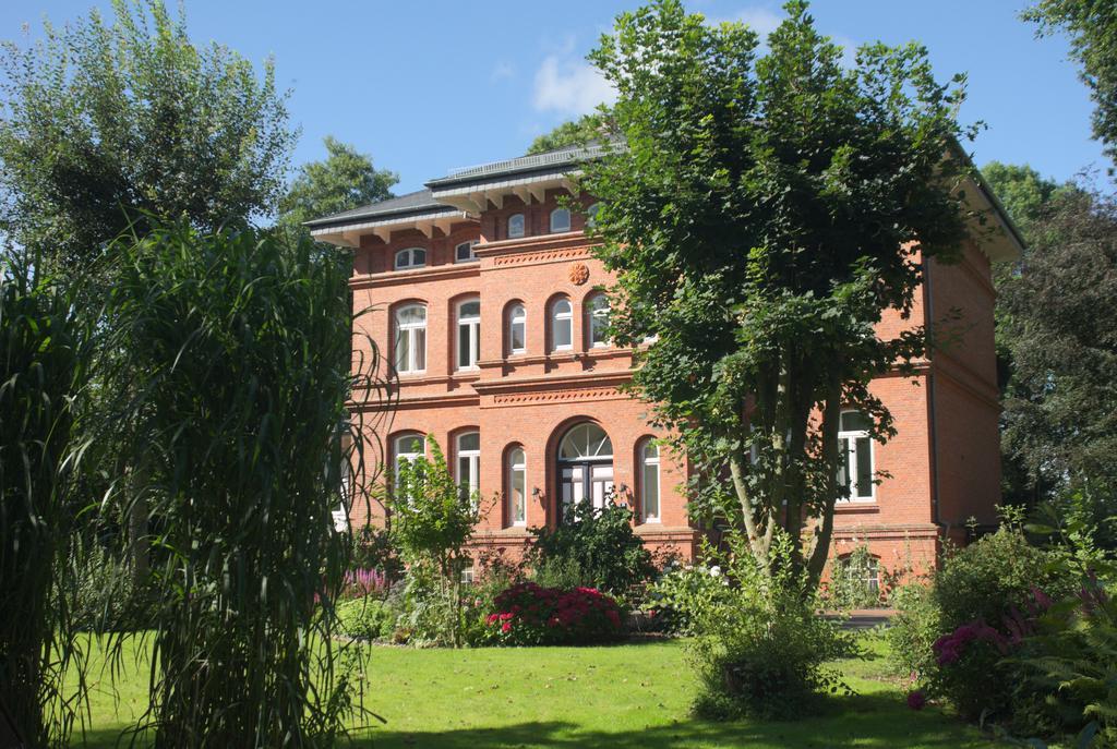 Haus Im Park Apartment Wesselburen Exterior photo