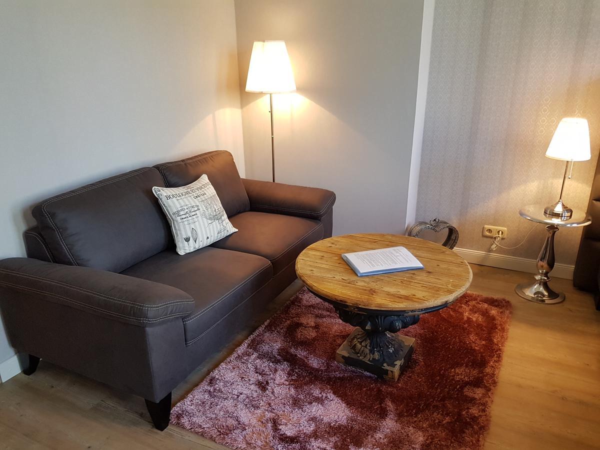 Haus Im Park Apartment Wesselburen Exterior photo